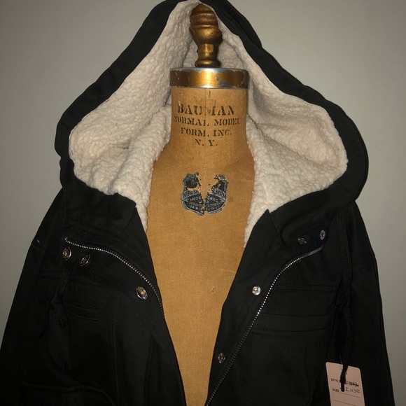 [Gstudio] Black Teddy Fleece Sherpa Crop Bomber Jacket& Coat. - Picture 2 of 9